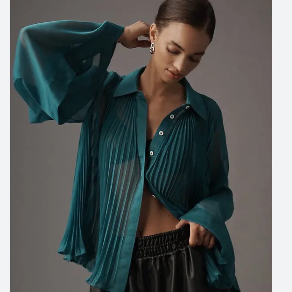 NWT Anthropologie /Maeve Sheer Emerald Green Pleated Cape-Sleeve Blouse SIZE S - Picture 3 of 5